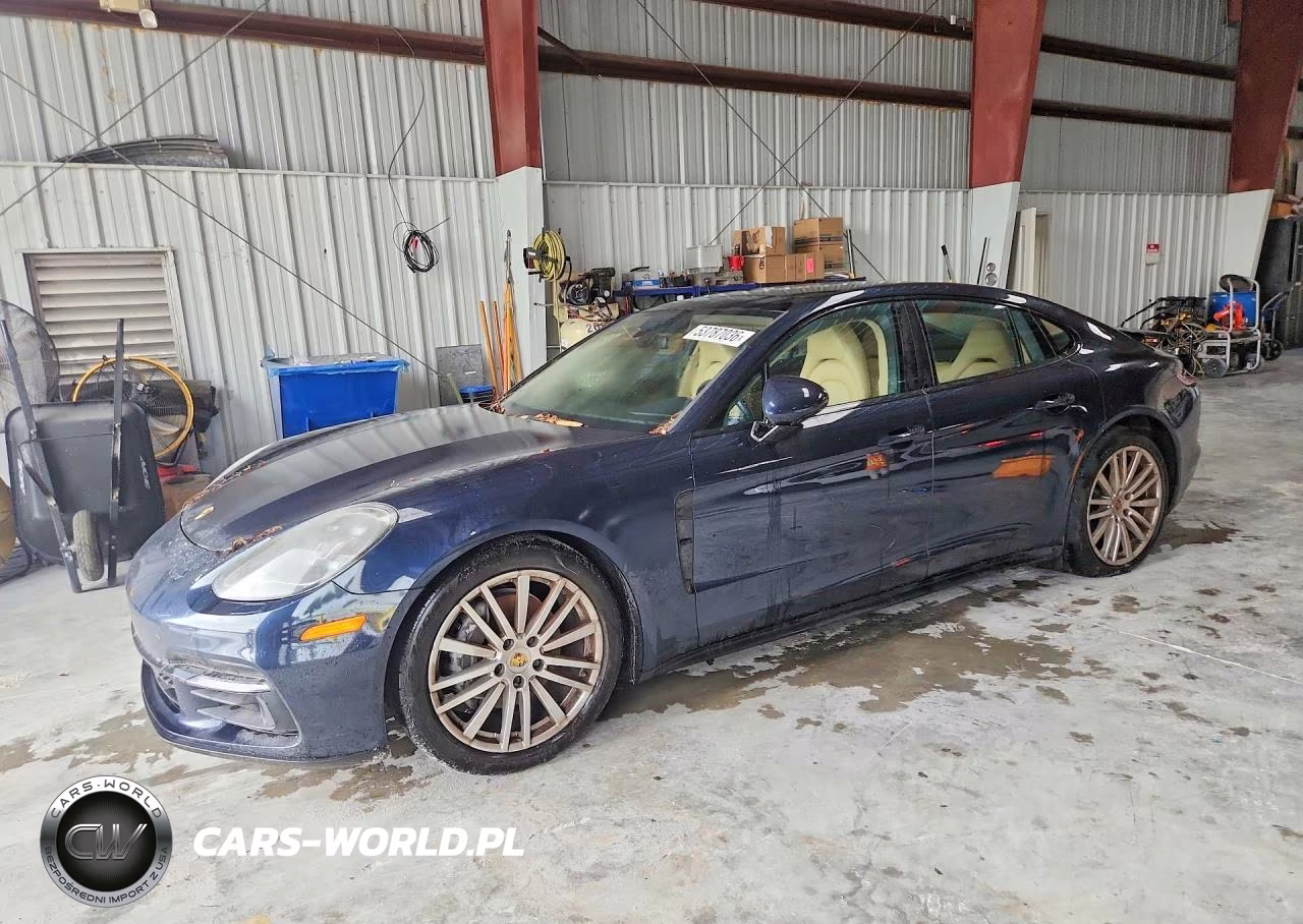 2018 Porsche Panamera 4