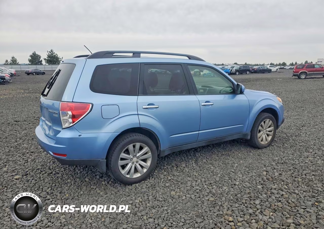 2011 Subaru Forester 2.5X Premium VIN:JF2SHADCXBH779201 - 3