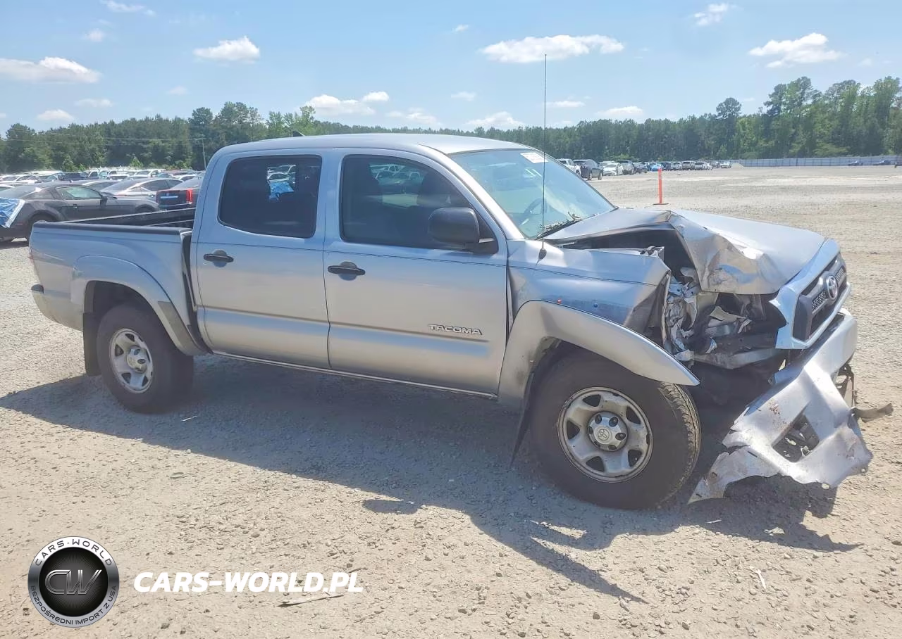 2015 Toyota Tacoma V6 VIN:3TMLU4EN5FM182359 - 4