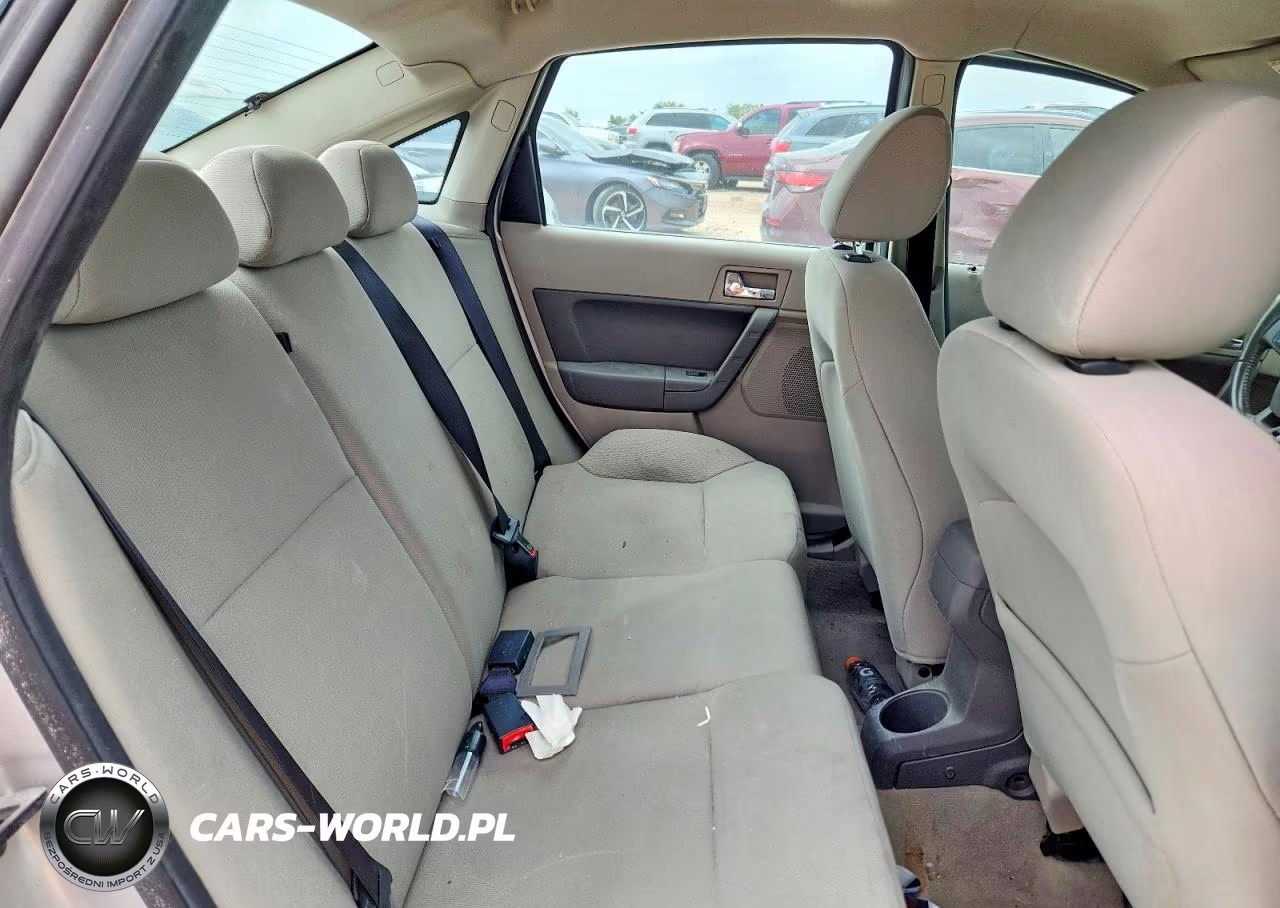 2010 Ford Focus Ses VIN:1FAHP3GN2AW127452 - 10