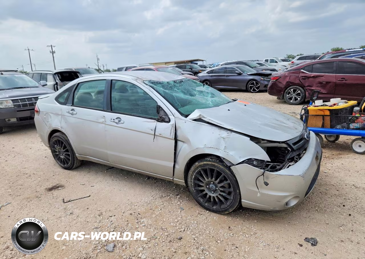 2010 Ford Focus Ses VIN:1FAHP3GN2AW127452 - 4