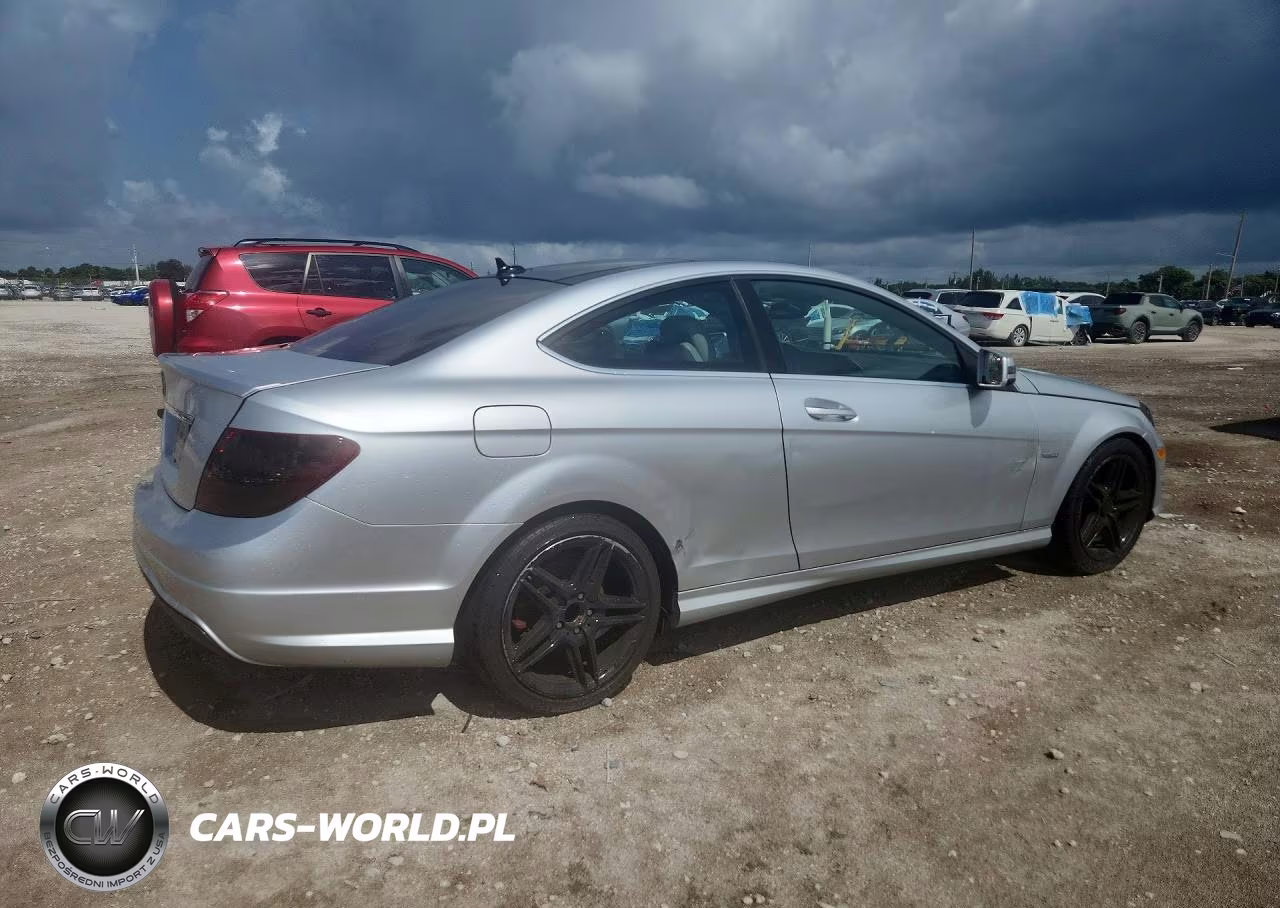 2012 Mercedes-Benz C 250 VIN:WDDGJ4HB0CF765726 - 3