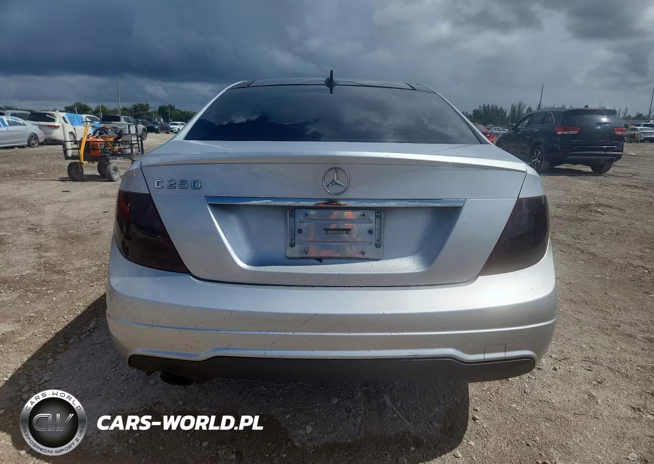 2012 Mercedes-Benz C 250 VIN:WDDGJ4HB0CF765726 - 6