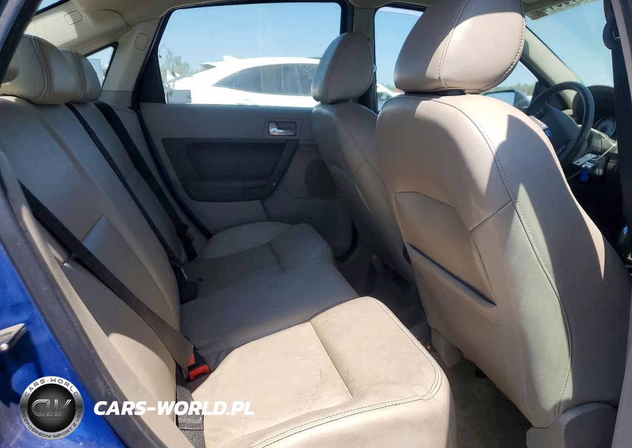 2010 Ford Focus VIN:1FAHP3HN3AW195743 - 10