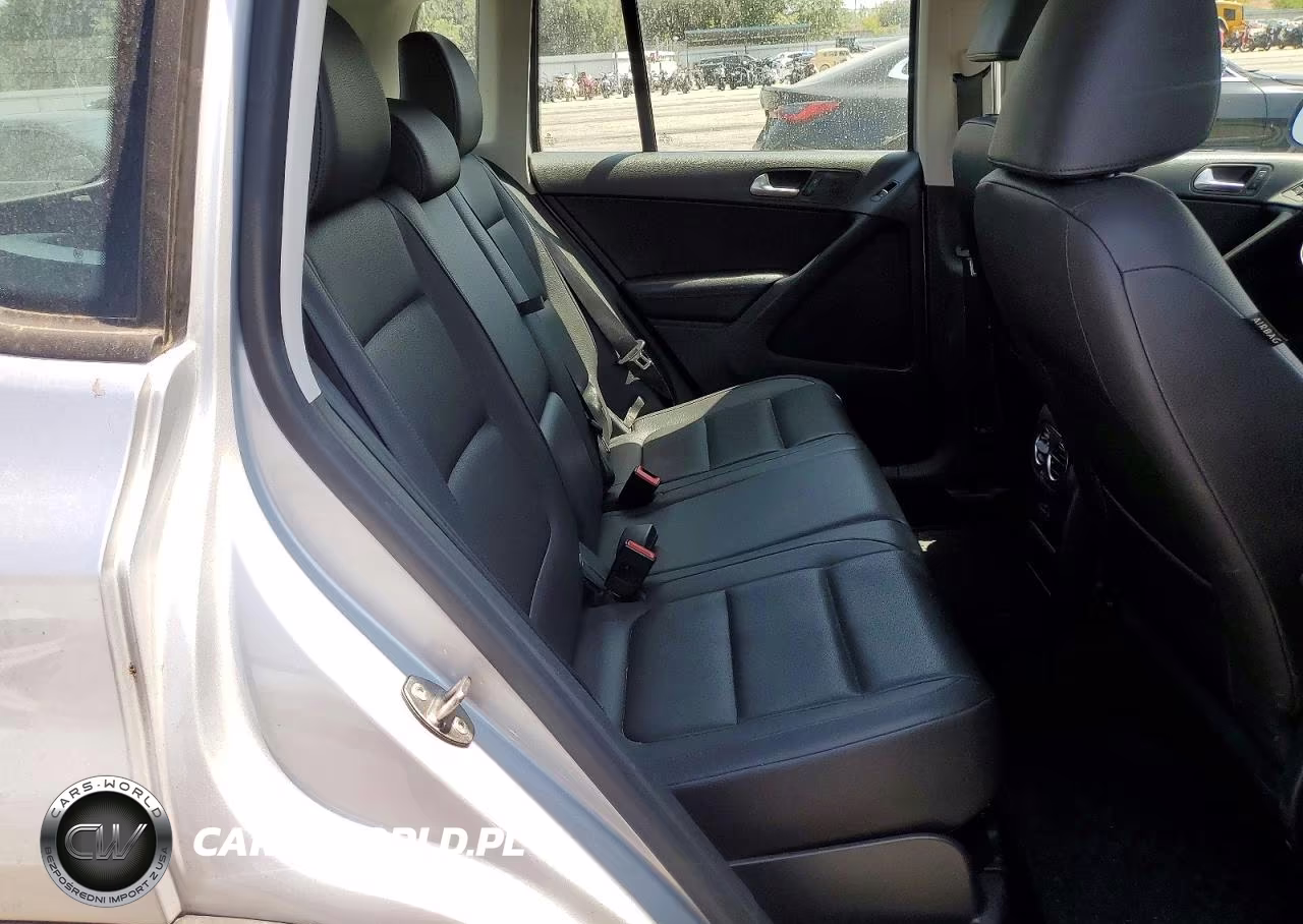 2016 Volkswagen Tiguan S VIN:WVGAV7AX4GW571570 - 11