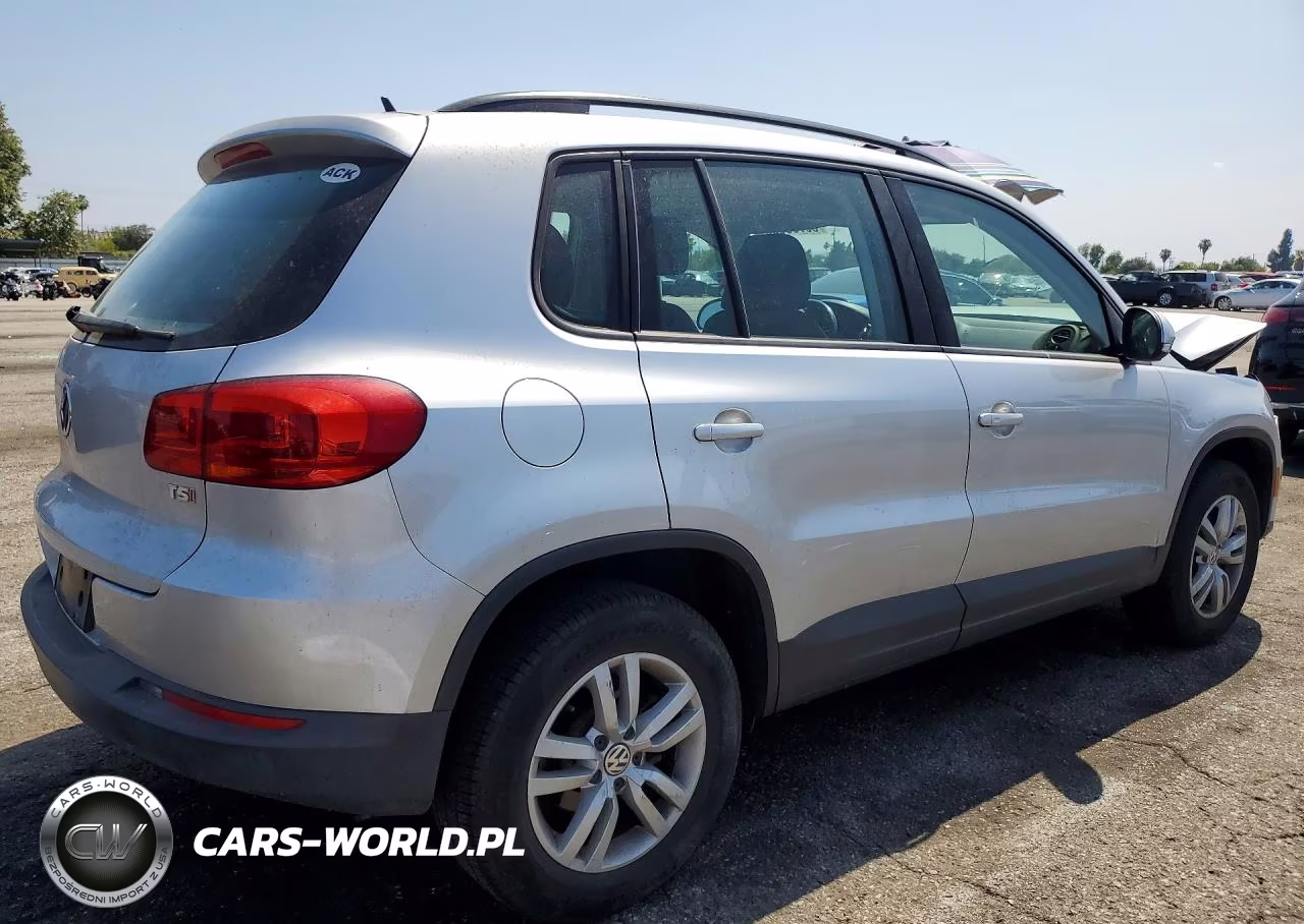 2016 Volkswagen Tiguan S VIN:WVGAV7AX4GW571570 - 3