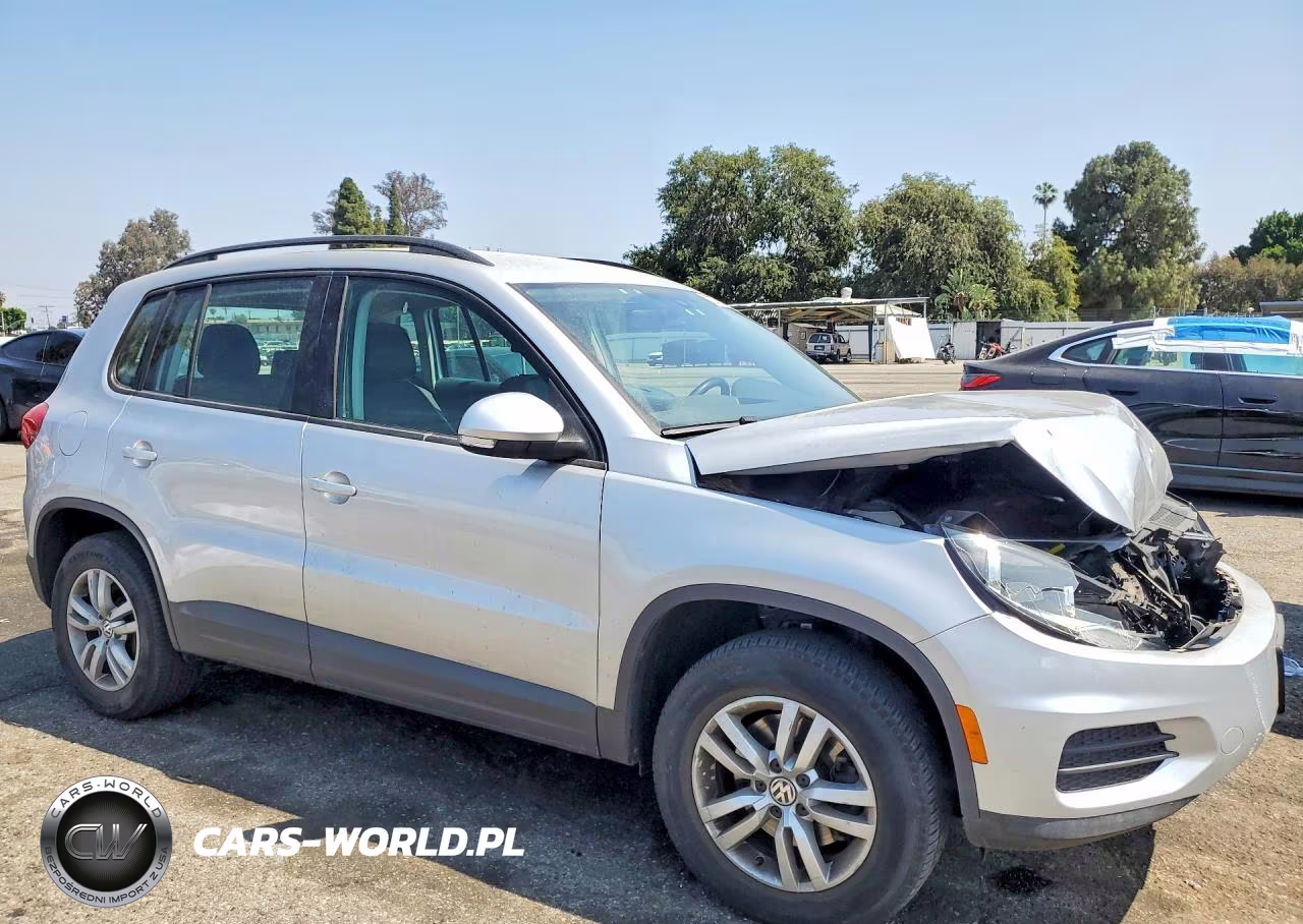 2016 Volkswagen Tiguan S VIN:WVGAV7AX4GW571570 - 4