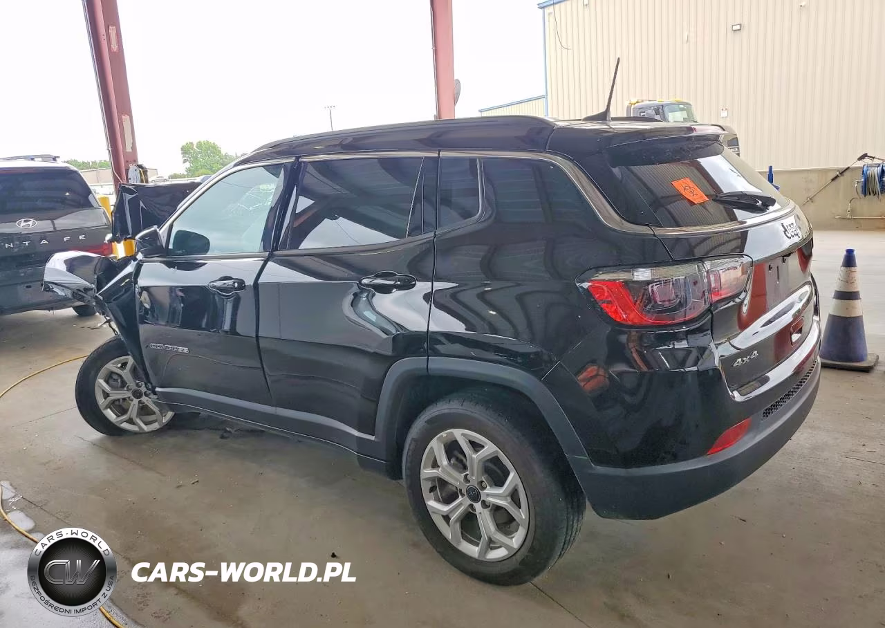 2025 Jeep Compass Latitude VIN:3C4NJDBN8ST607708 - 2