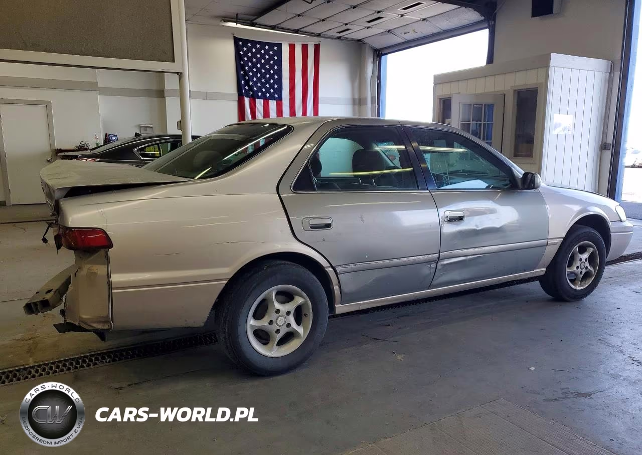 1999 Toyota Camry Le VIN:4T1BG22K8XU446300 - 3
