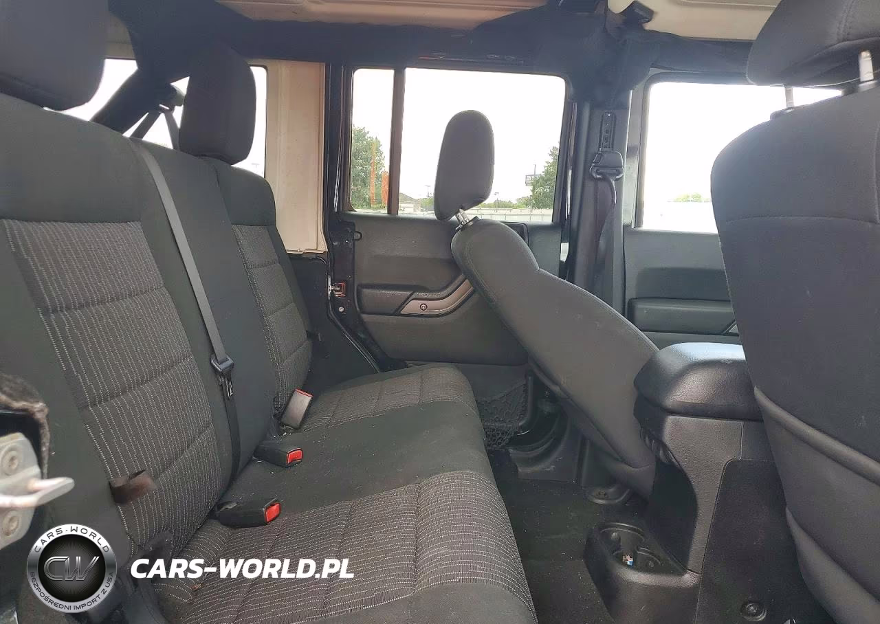 2012 Jeep Wrangler Unlimited Sport VIN:1C4BJWDG4CL212936 - 11