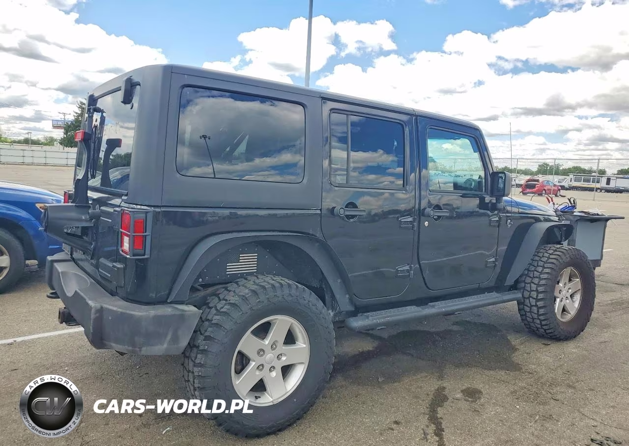 2012 Jeep Wrangler Unlimited Sport VIN:1C4BJWDG4CL212936 - 3
