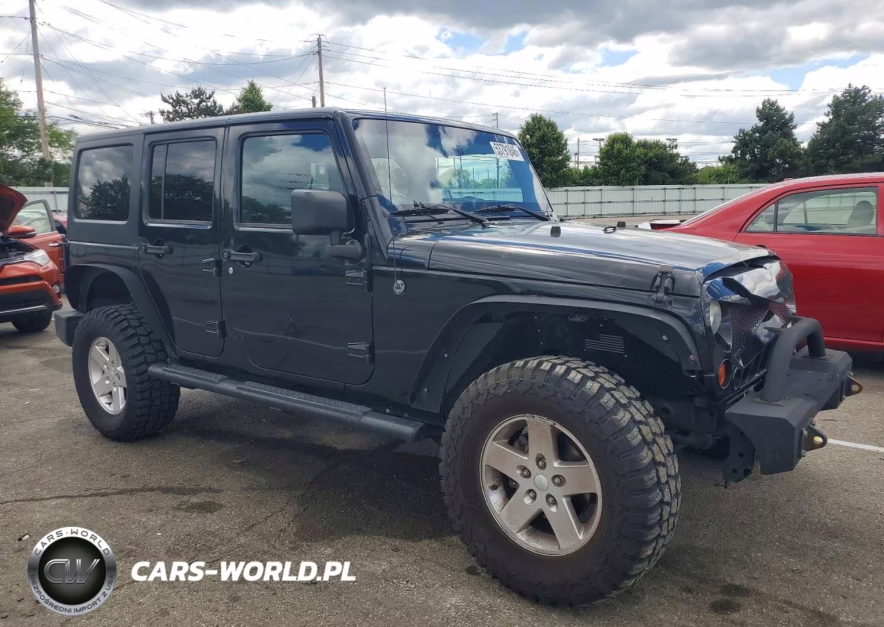 2012 Jeep Wrangler Unlimited Sport VIN:1C4BJWDG4CL212936 - 4