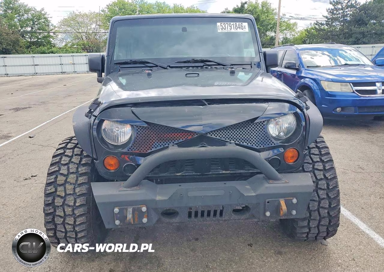 2012 Jeep Wrangler Unlimited Sport VIN:1C4BJWDG4CL212936 - 5