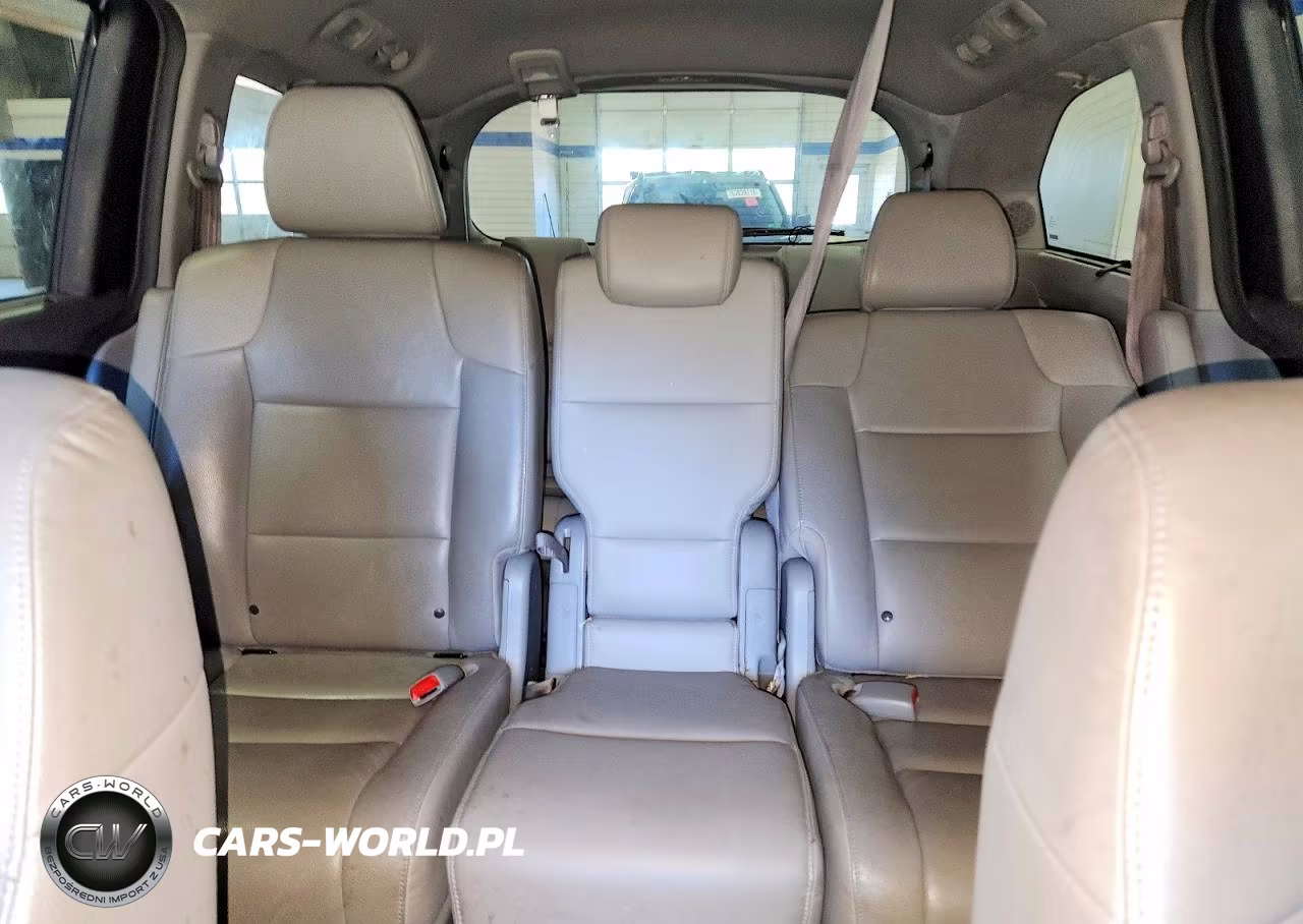 2016 Honda Odyssey Touring VIN:5FNRL5H96GB048273 - 10