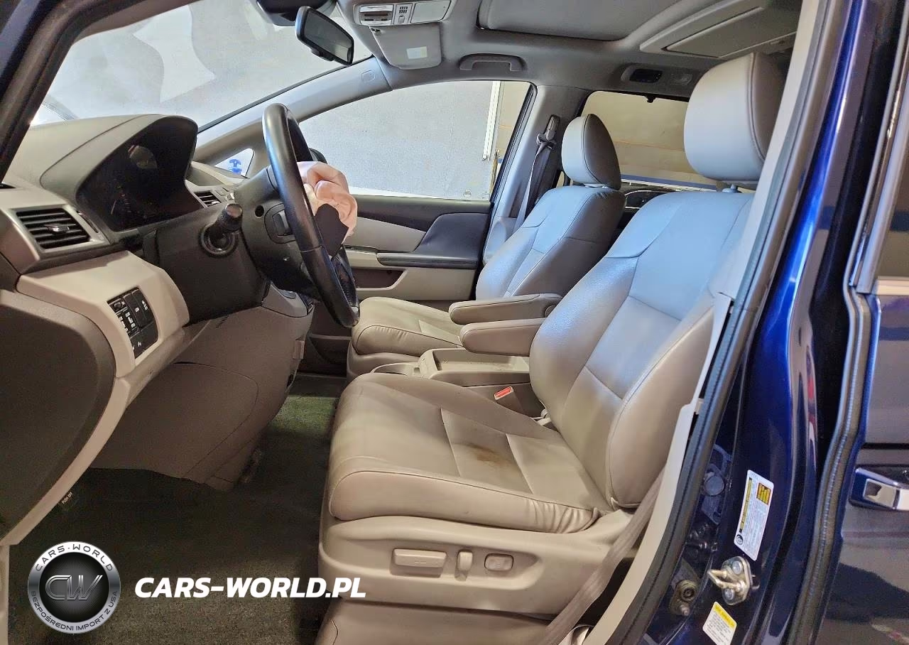 2016 Honda Odyssey Touring VIN:5FNRL5H96GB048273 - 7