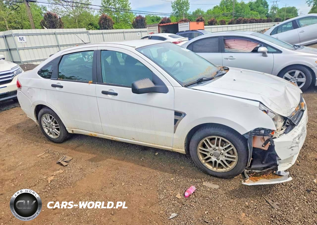 2008 Ford Focus Se VIN:1FAHP35N98W153124 - 4