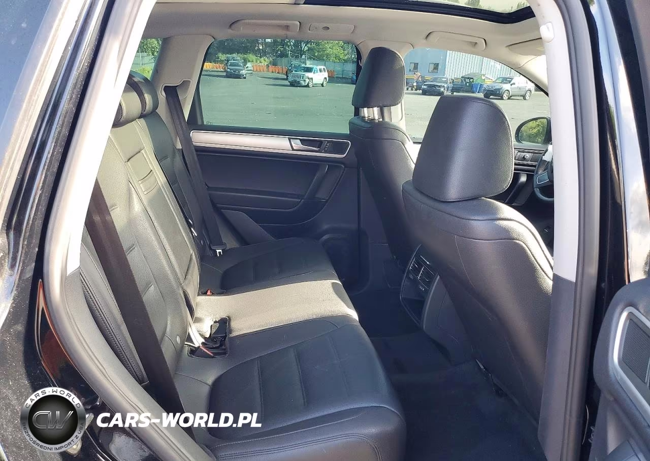 2013 Volkswagen Touareg Tdi Lux VIN:WVGEP9BP8DD003366 - 10