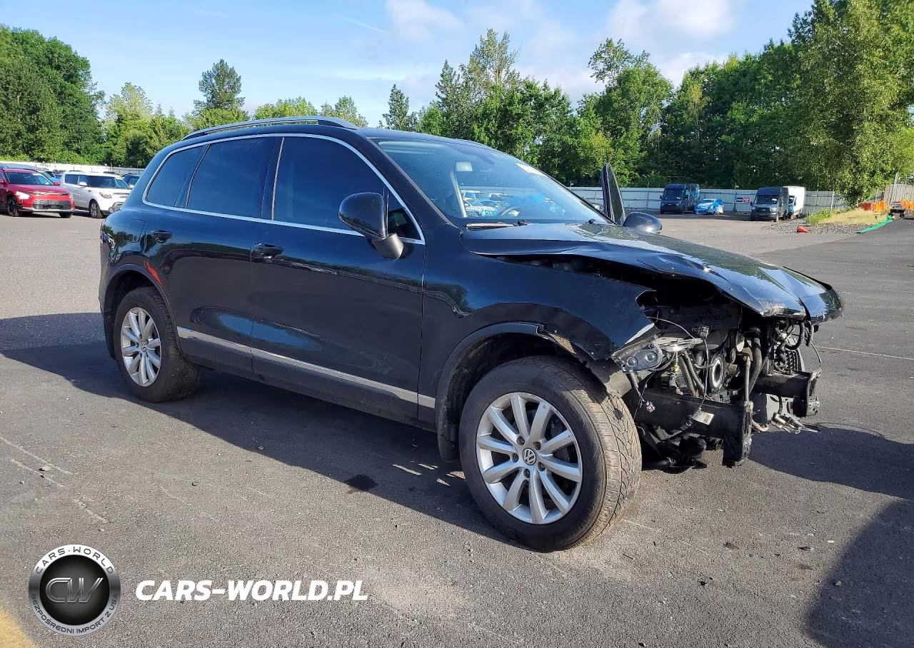 2013 Volkswagen Touareg Tdi Lux VIN:WVGEP9BP8DD003366 - 4