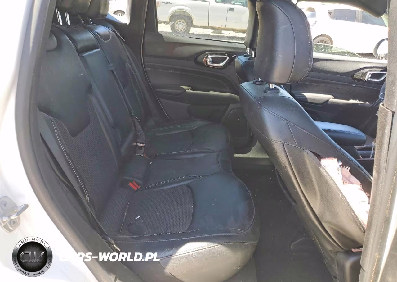 2023 Jeep Compass Latitude VIN:3C4NJDBN0PT521719 - 10