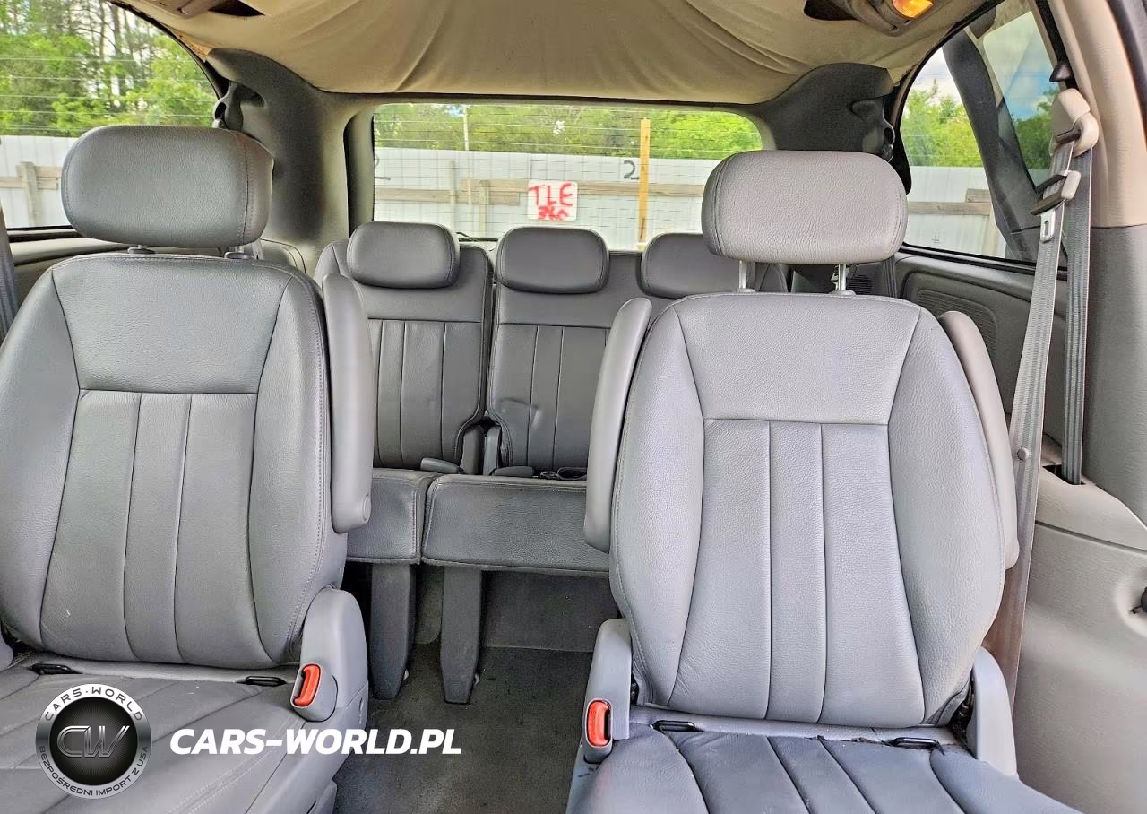 2005 Chrysler Town & Country Touring VIN:2C4GP54L95R214056 - 10