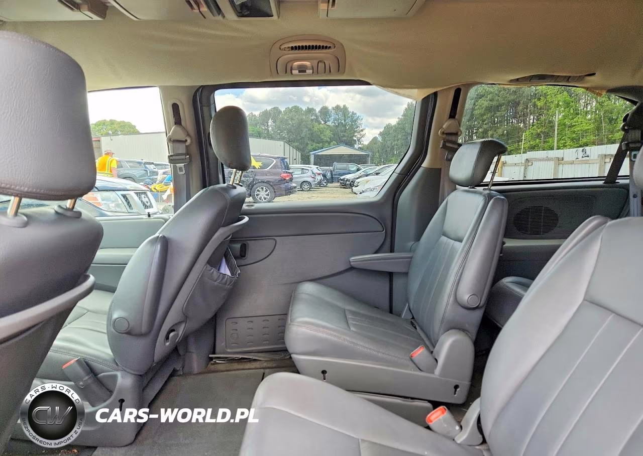 2005 Chrysler Town & Country Touring VIN:2C4GP54L95R214056 - 11
