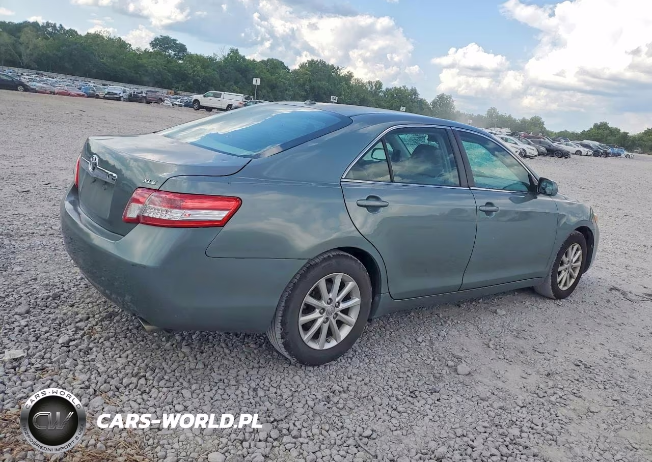 2010 Toyota Camry Xle VIN:4T1BF3EK1AU574115 - 3