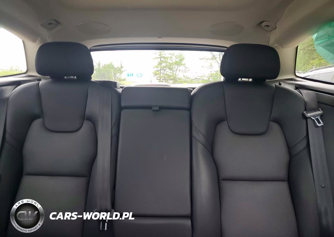 2023 Volvo Xc60 Plus VIN:YV4L12RNXP1354176 - 10