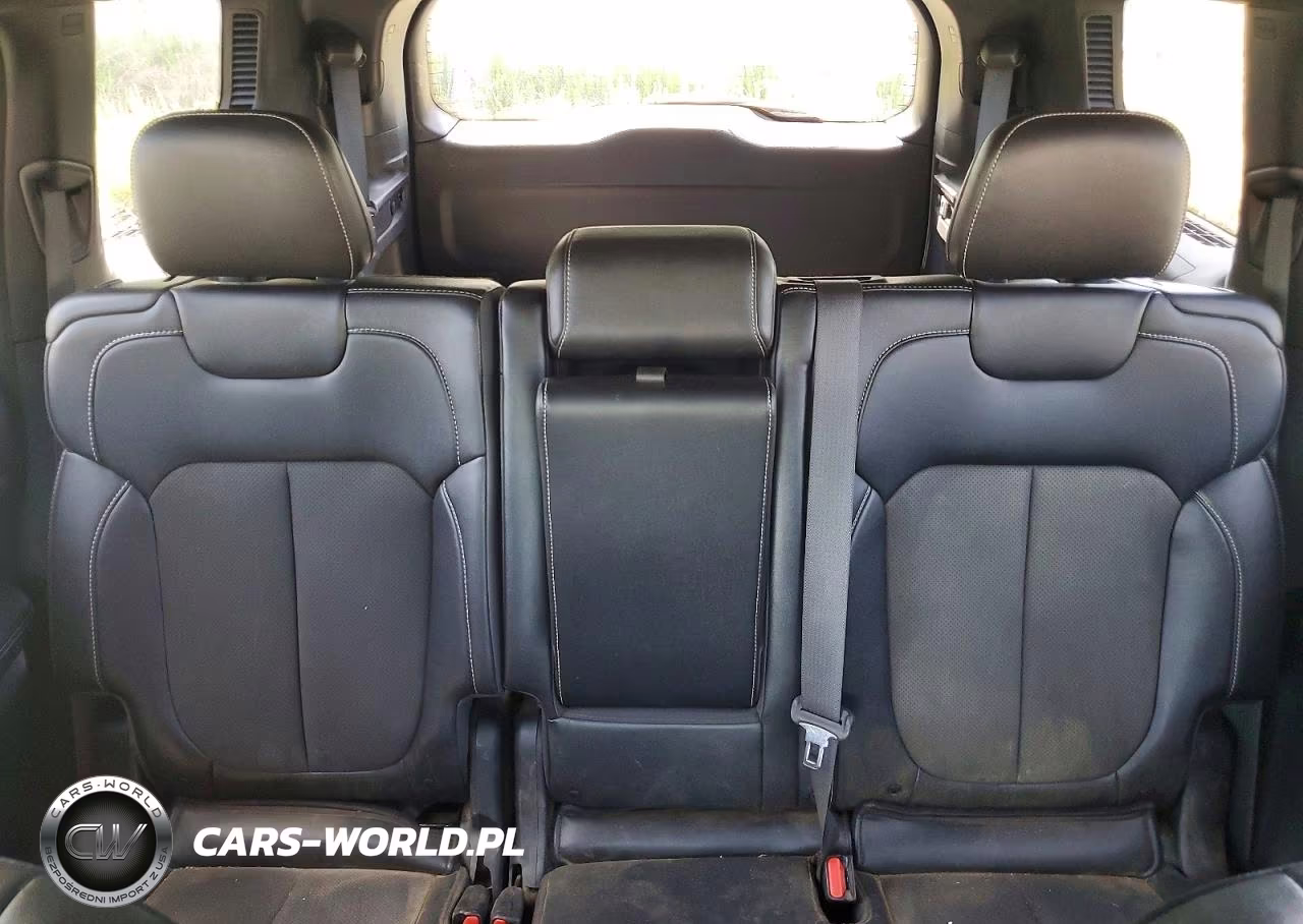 2024 Jeep Grand Cherokee L Laredo VIN:1C4RJKAG1R8557381 - 10