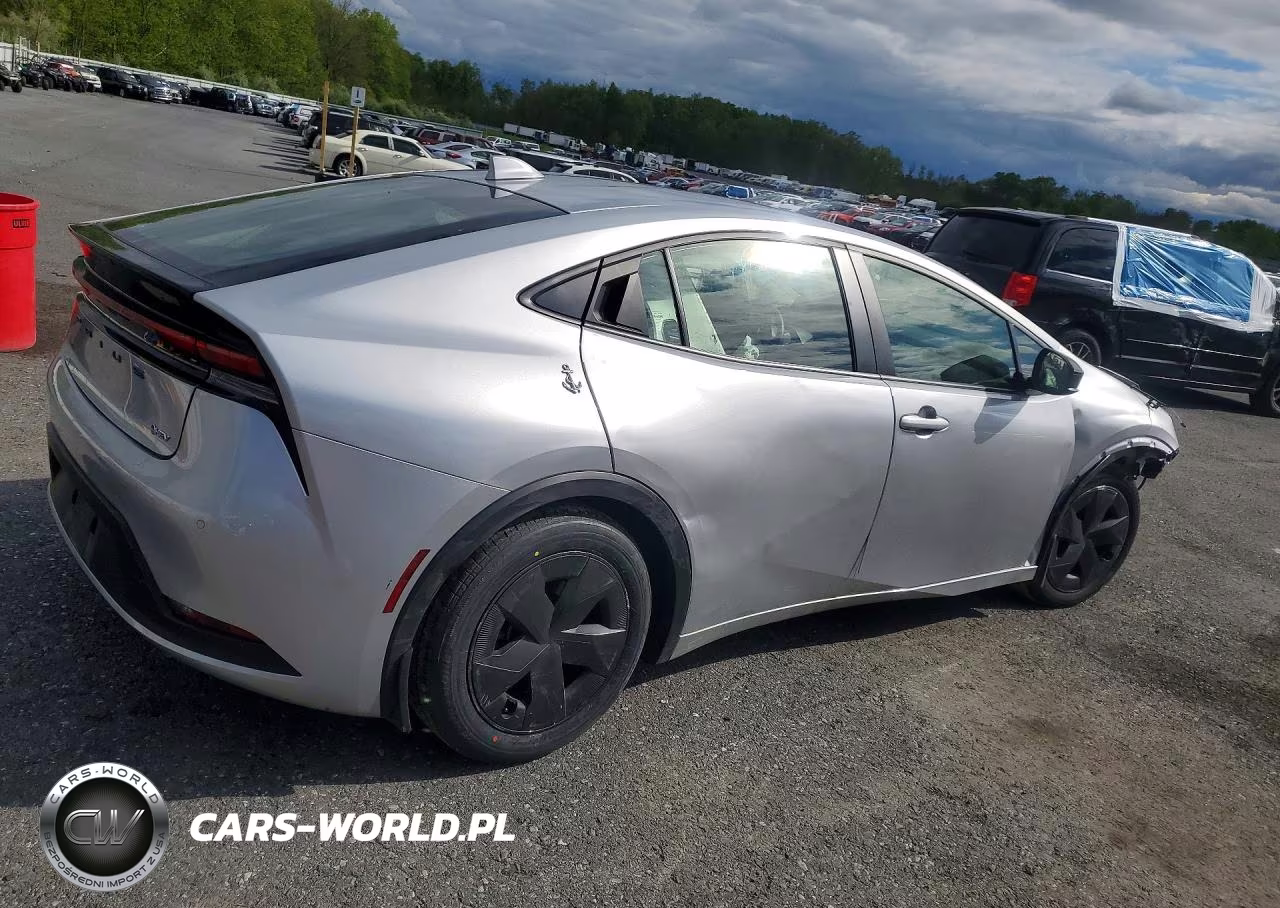 2024 Toyota Prius Le VIN:JTDACAAUXR3041833 - 3