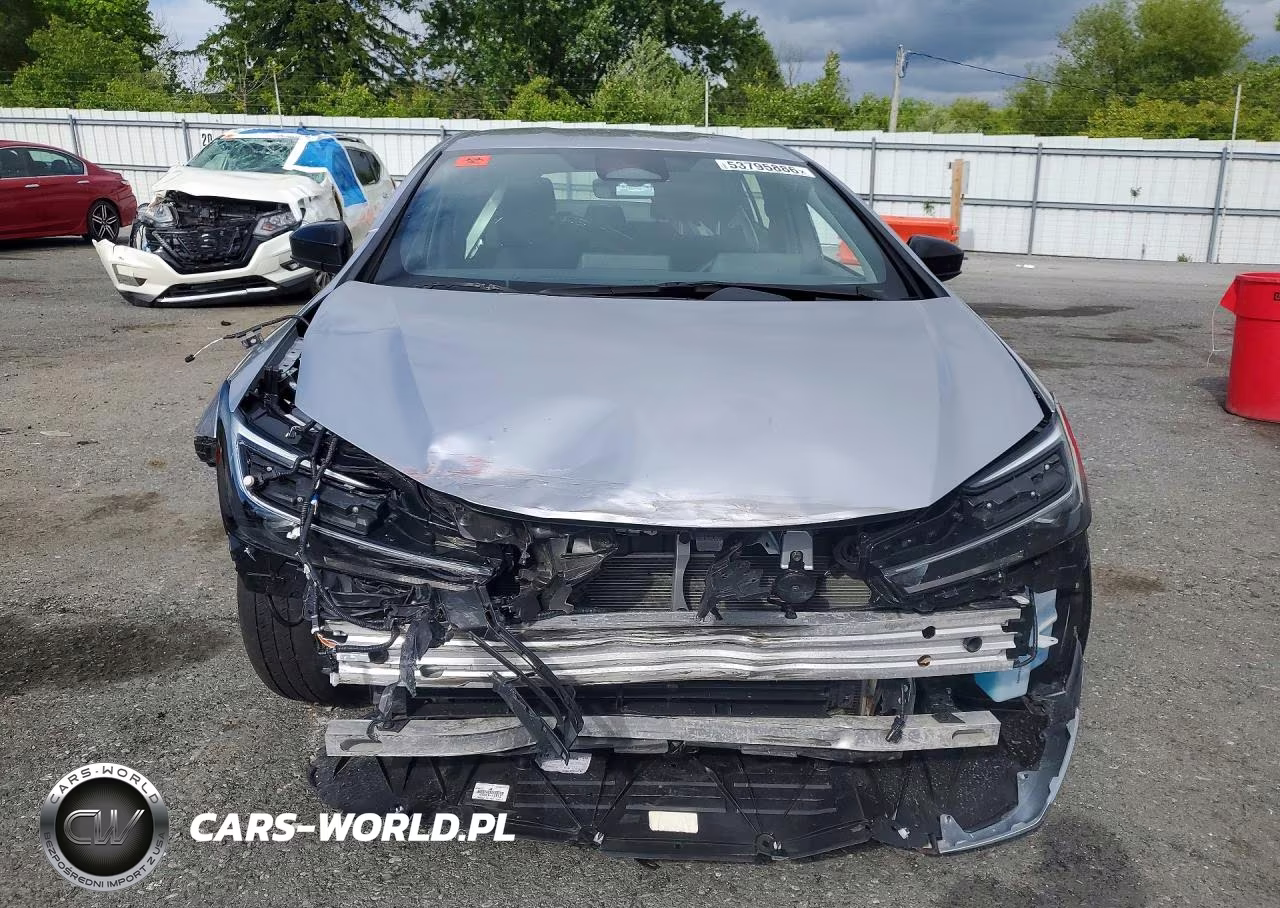 2024 Toyota Prius Le VIN:JTDACAAUXR3041833 - 5