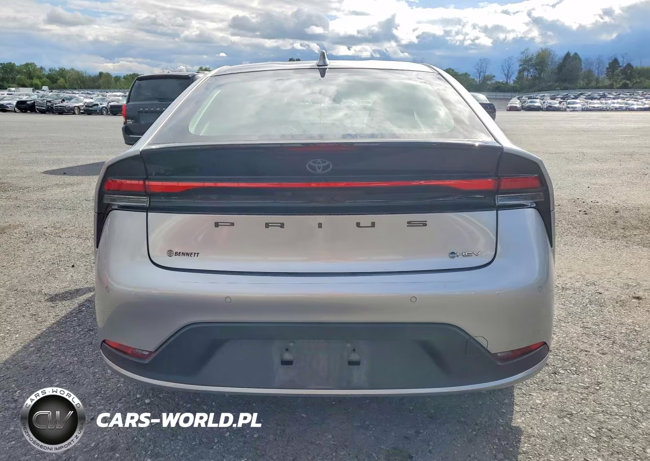 2024 Toyota Prius Le VIN:JTDACAAUXR3041833 - 6
