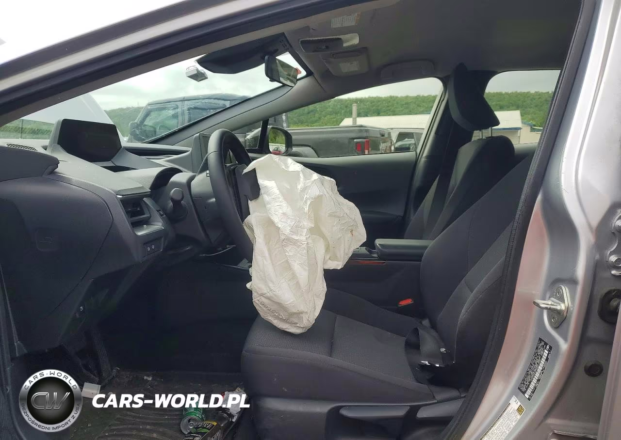 2024 Toyota Prius Le VIN:JTDACAAUXR3041833 - 7