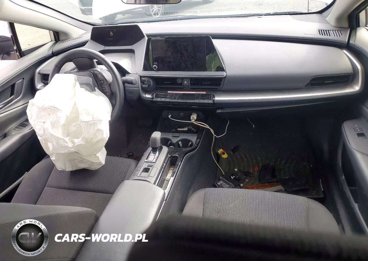 2024 Toyota Prius Le VIN:JTDACAAUXR3041833 - 8