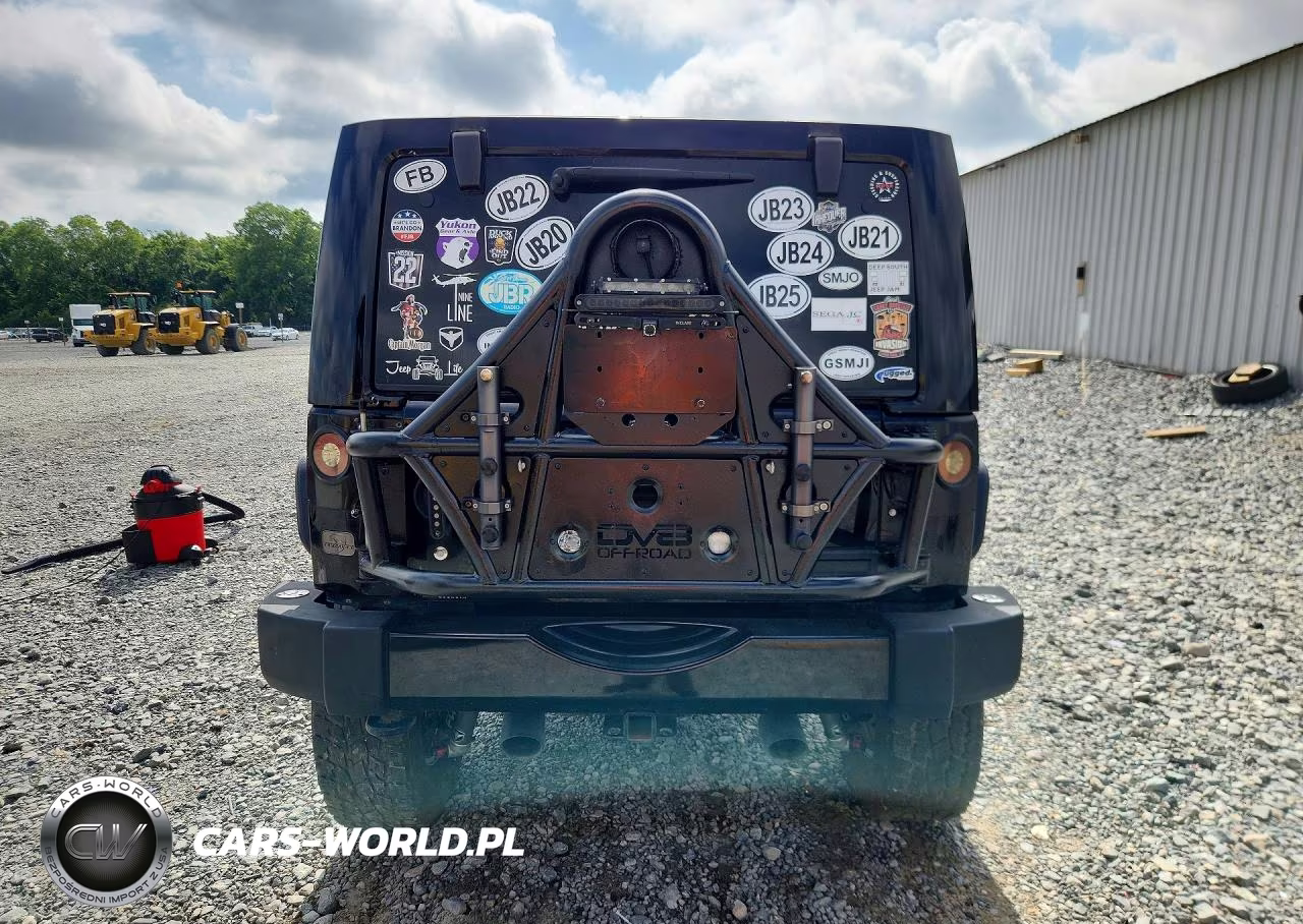 2016 Jeep Wrangler Unlimited Rubicon VIN:1C4BJWFG2GL307417 - 6
