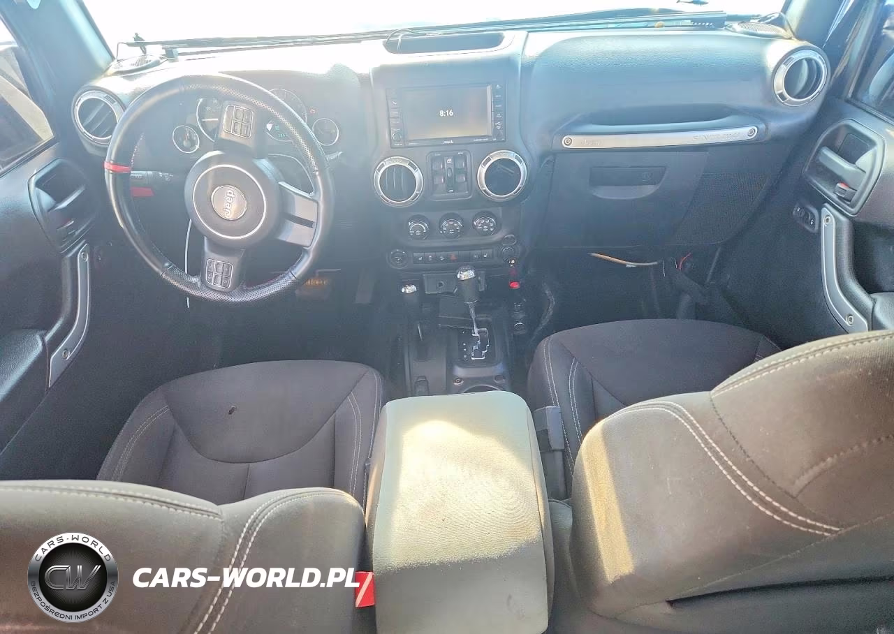 2016 Jeep Wrangler Unlimited Rubicon VIN:1C4BJWFG2GL307417 - 8