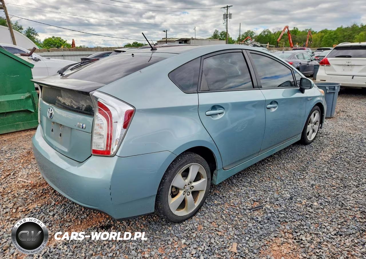 2014 Toyota Prius Two VIN:JTDKN3DU7E1838973 - 3