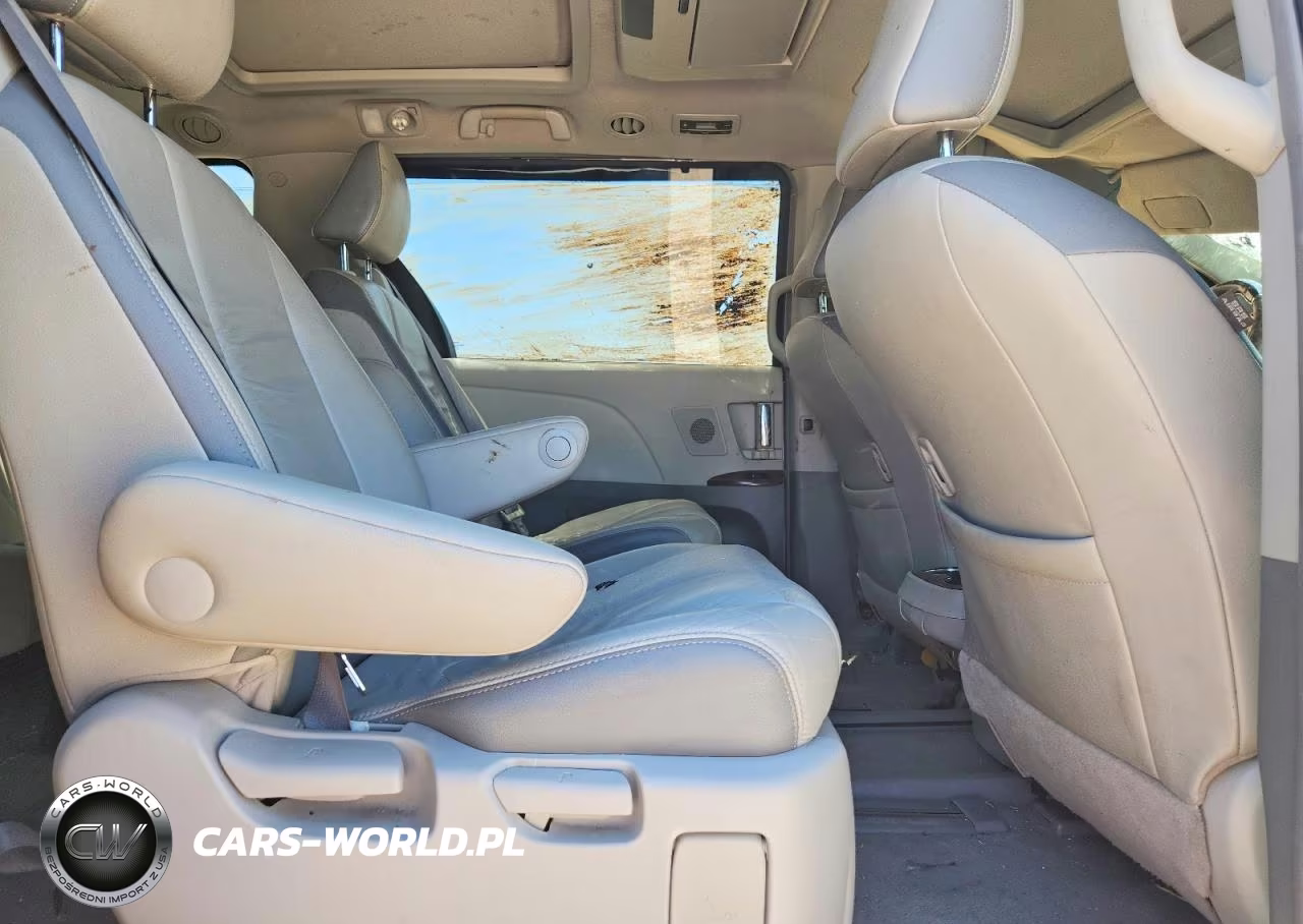 2011 Toyota Sienna Limited 7-Passenger VIN:5TDYK3DC3BS035876 - 11