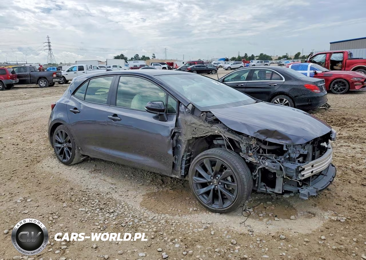 2024 Toyota Corolla Xse VIN:JTNC4MBE6R3225886 - 4