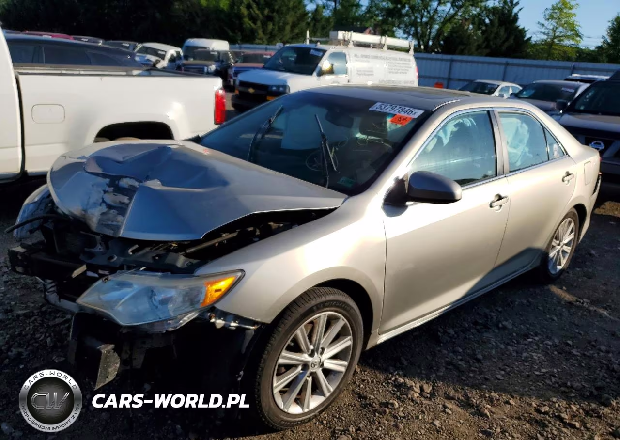 2014 Toyota Camry Xle – zdjęcie 1 z 12