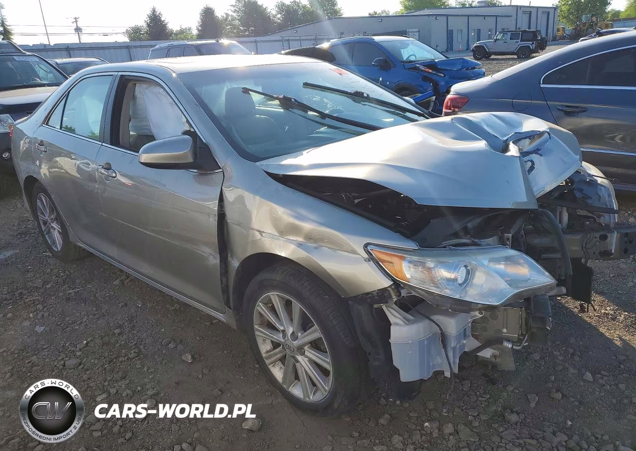 2014 Toyota Camry Xle VIN:4T4BF1FK5ER377611 - 4