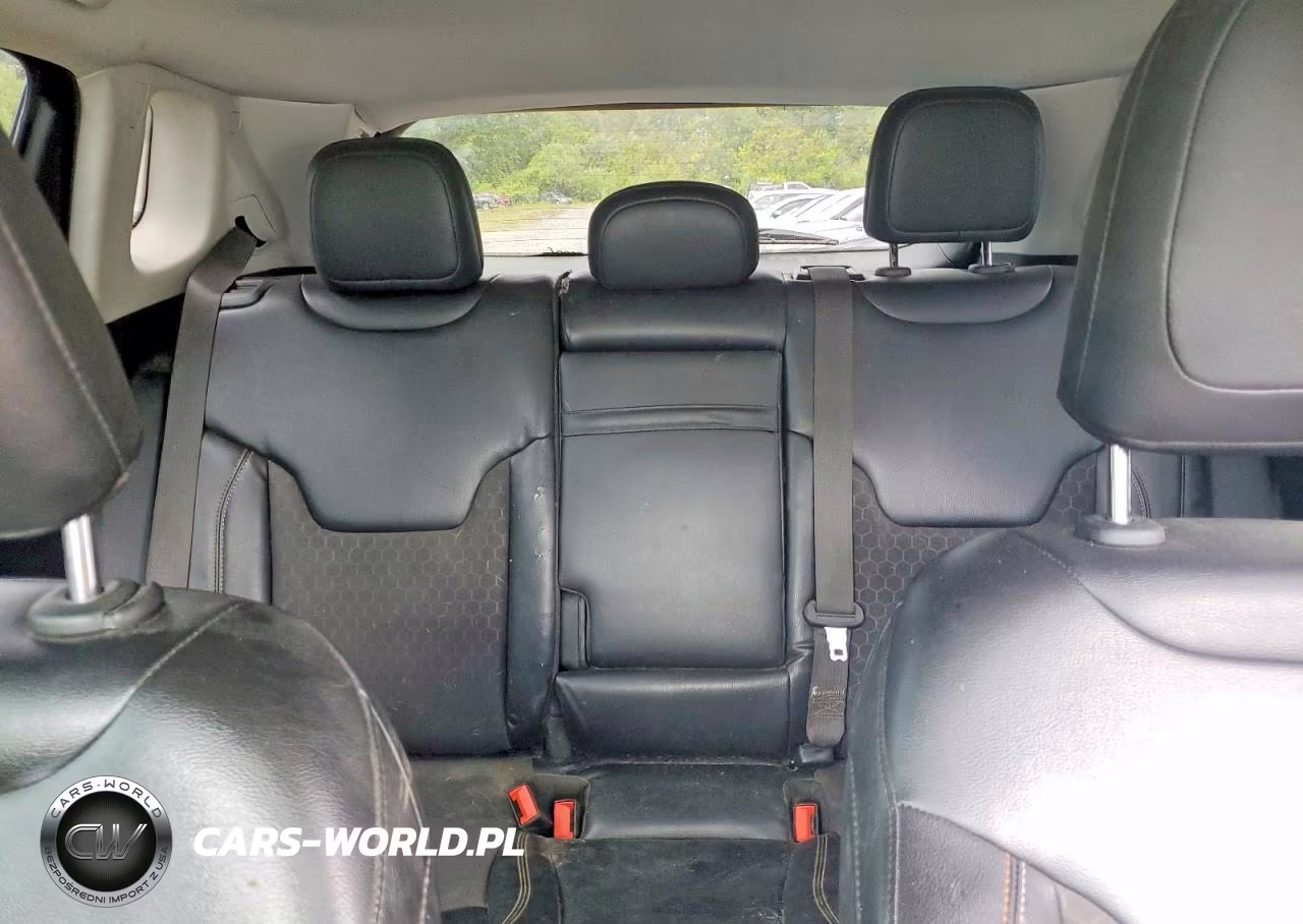 2019 Jeep Compass Latitude VIN:3C4NJDBB3KT839316 - 10