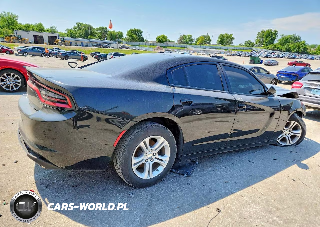 2019 Dodge Charger Sxt VIN:2C3CDXBG8KH664599 - 3