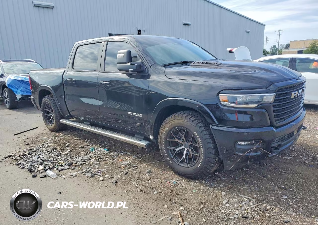 2025 Ram 1500 Laramie VIN:1C6SRFJPXSN550316 - 4