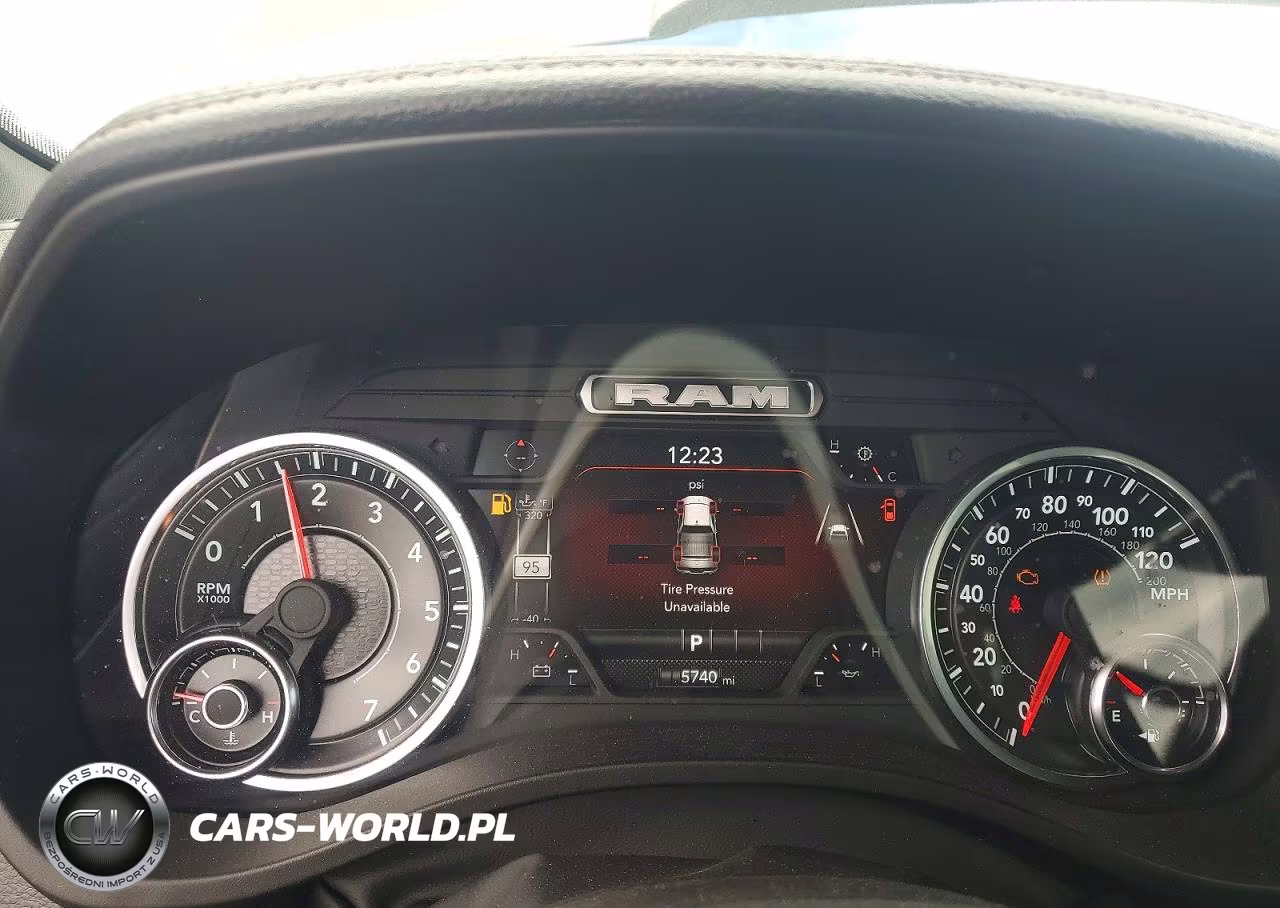 2025 Ram 1500 Laramie VIN:1C6SRFJPXSN550316 - 9