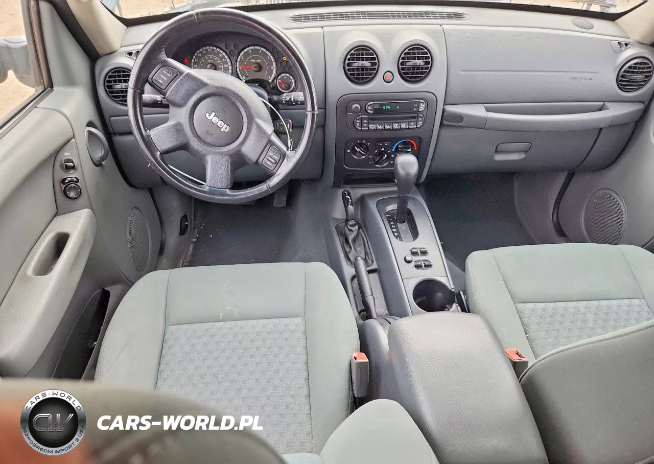 2005 Jeep Liberty Sport VIN:1J4GL48K35W642231 - 8