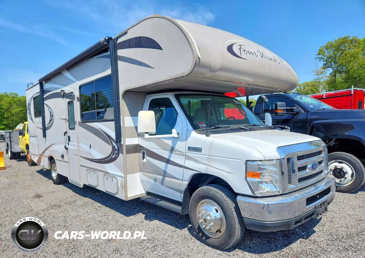 2013 Ford Econoline E450 Super Duty Cutaway Van