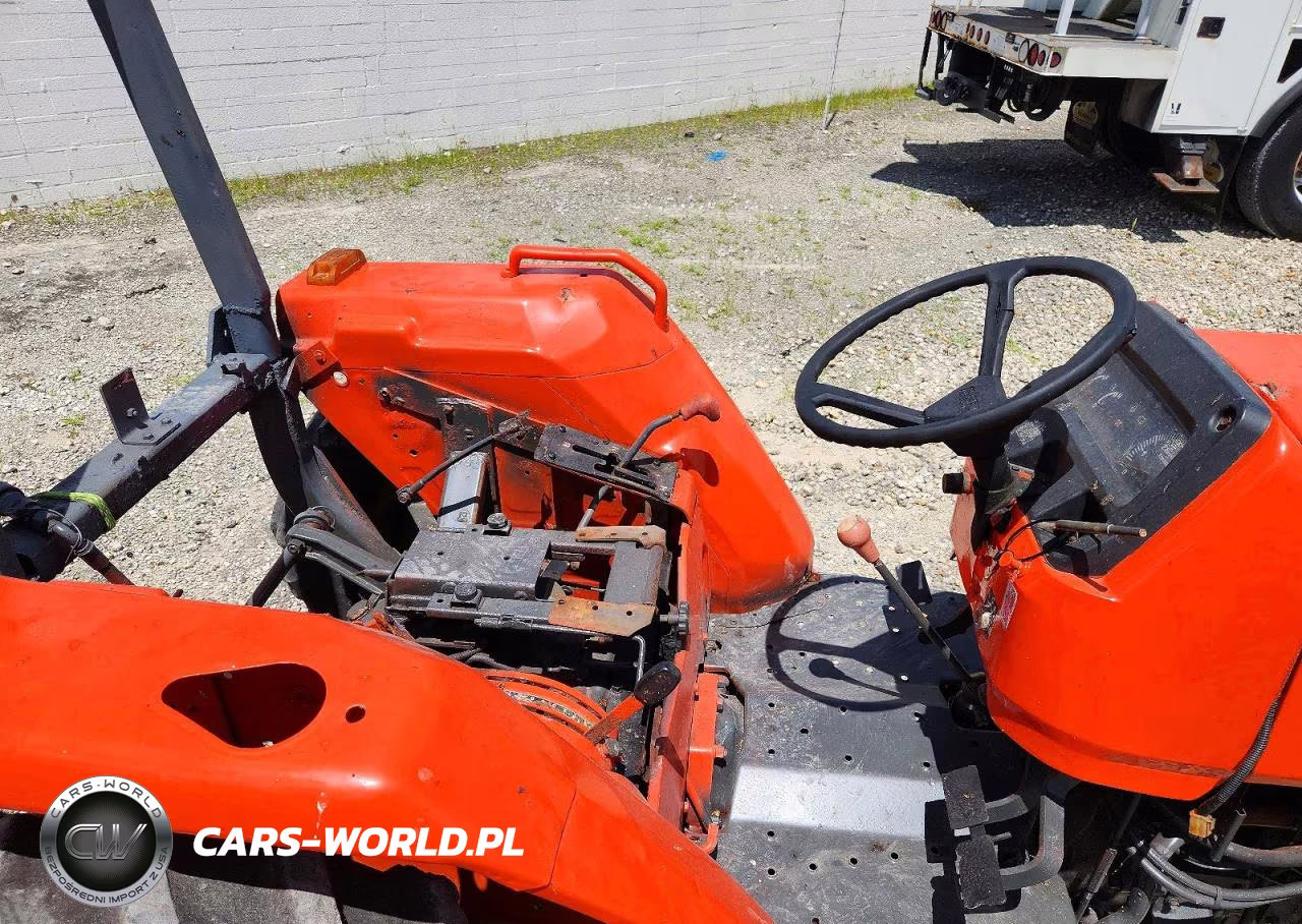 1989 Kubota B2601 Tractor VIN:221615 - 5