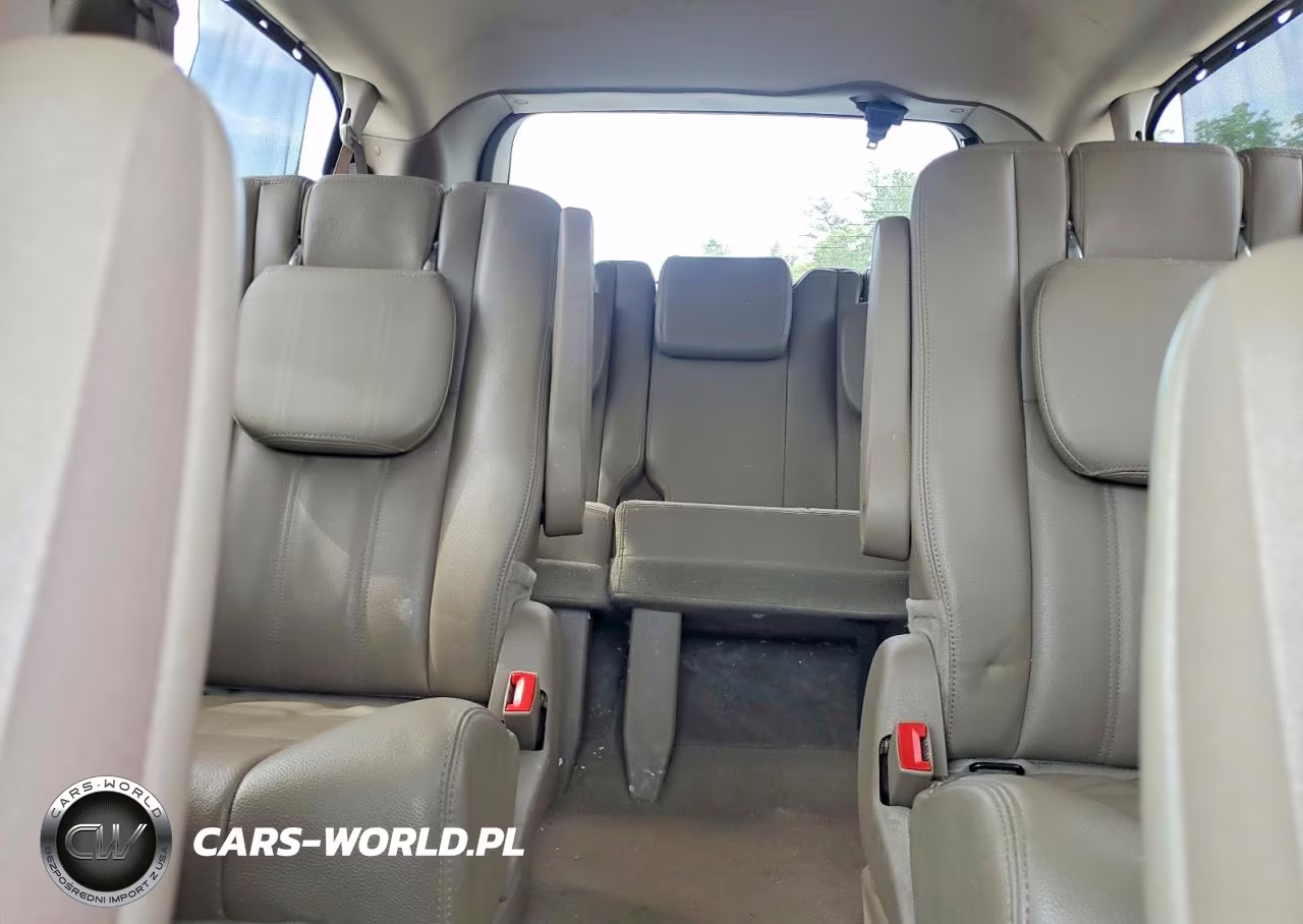 2015 Chrysler Town & Country Touring VIN:2C4RC1BG9FR504754 - 10