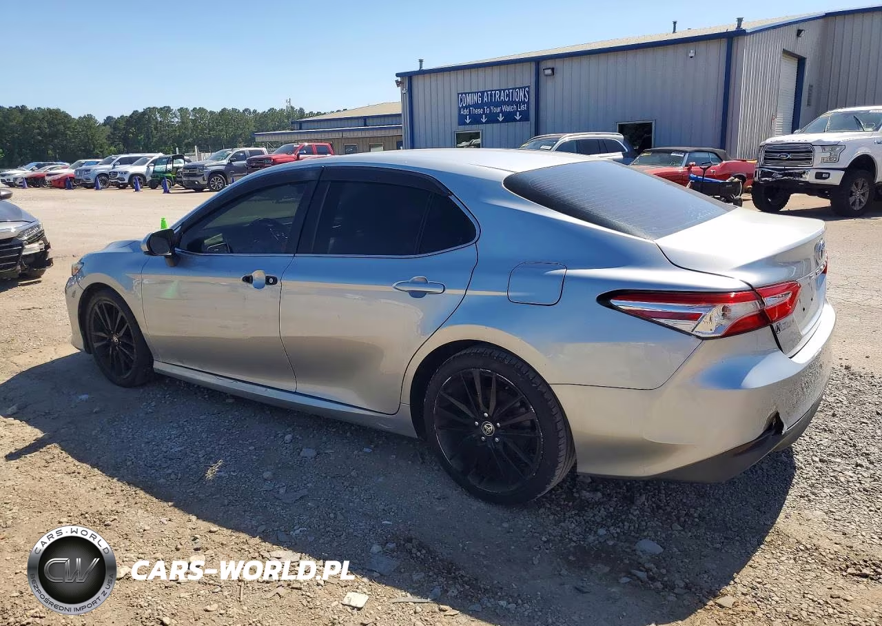 2018 Toyota Camry L VIN:4T1B11HK8JU561702 - 2