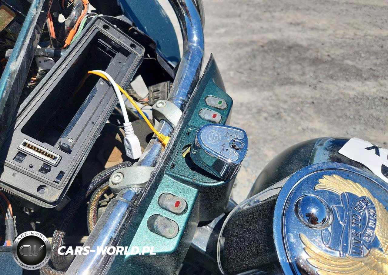 2007 Harley-Davidson Flhtcui VIN:1HD1FC4107Y724966 - 8